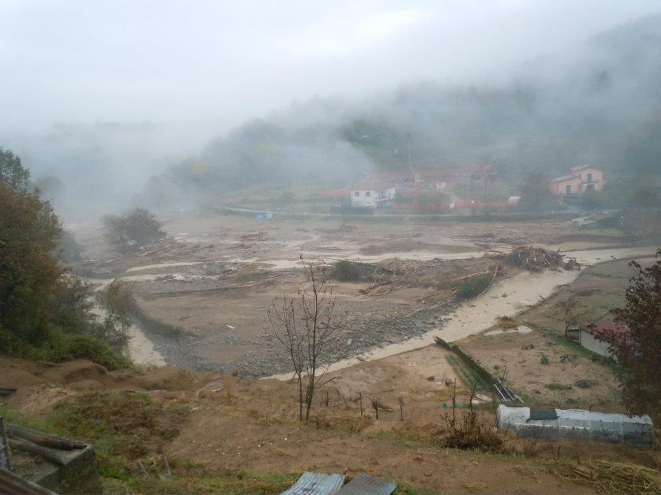 Una frana blocca la strada